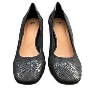 cp jean black snakeskin block heel (never worn) shoes - size 10